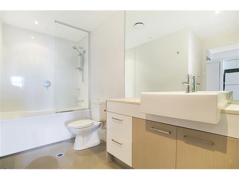 303 / 30 Paradise Island, Surfers Paradise QLD 4217