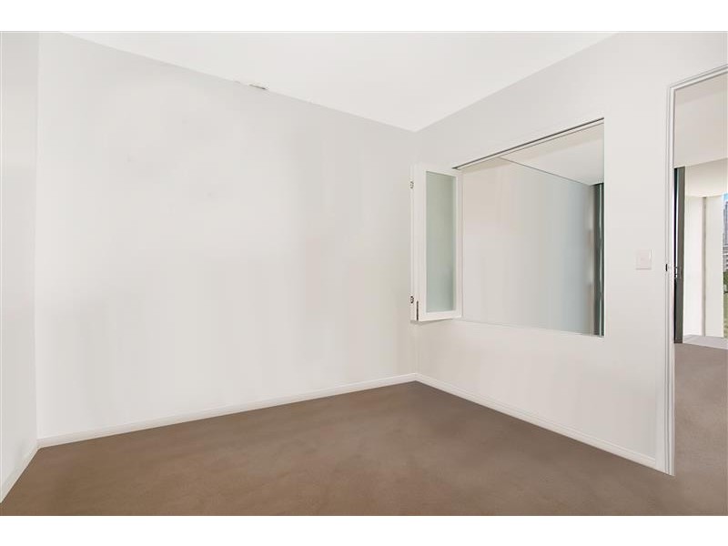 303 / 30 Paradise Island, Surfers Paradise QLD 4217