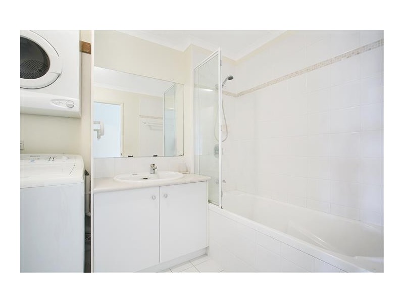 33 142 Stanhill Drive, Chevron Island QLD 4217