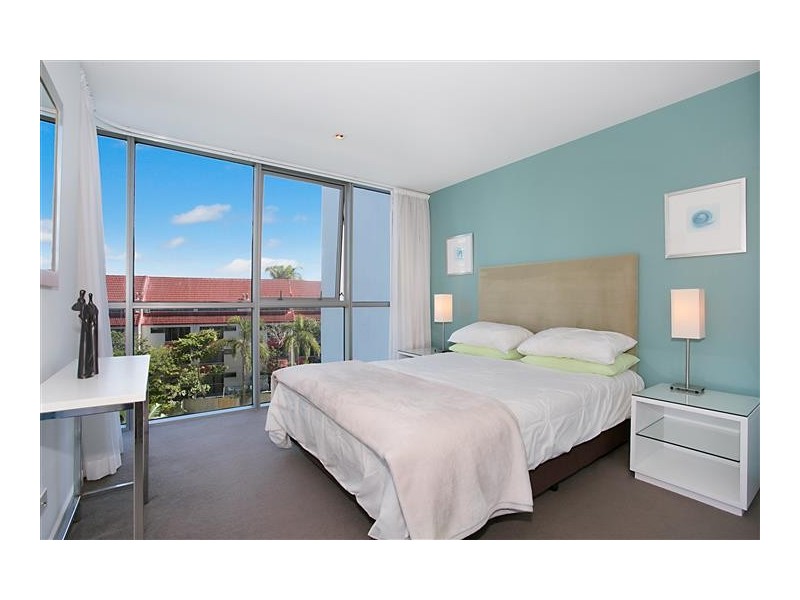 401 18 Enderley Avenue, Surfers Paradise QLD 4217