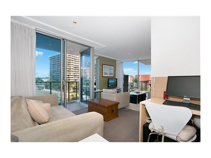 401 18 Enderley Avenue, Surfers Paradise QLD 4217