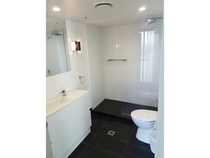 23 Ferny Avenue, Surfers Paradise QLD 4217