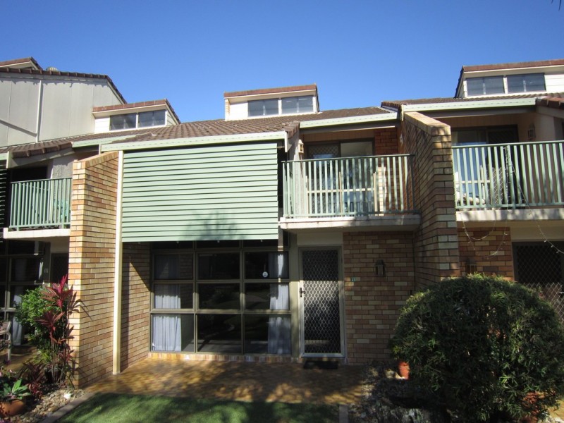 33-39 Hooker Blv, Broadbeach QLD 4218