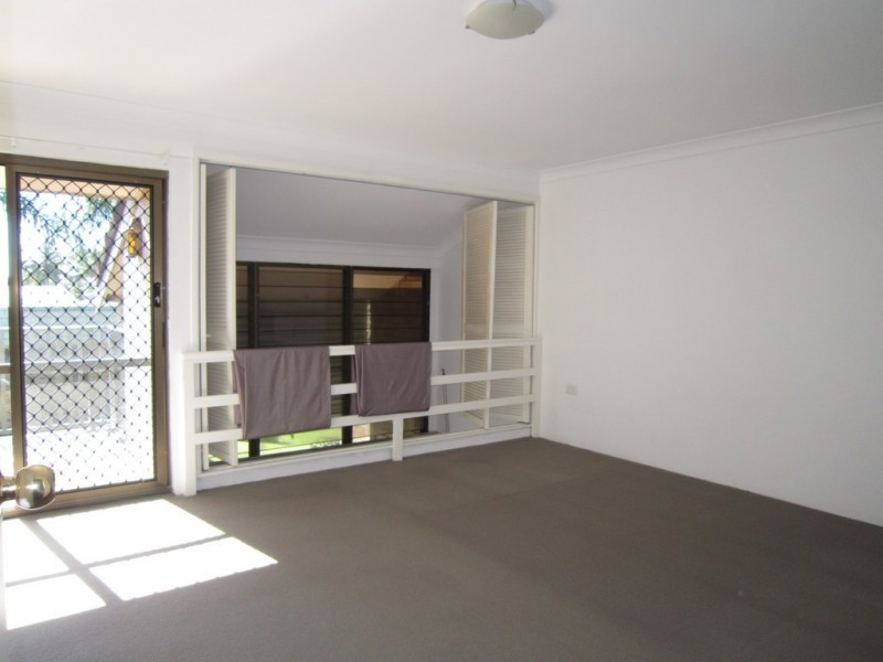 33-39 Hooker Blv, Broadbeach QLD 4218