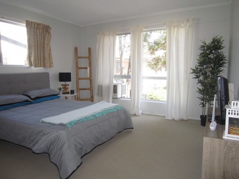 128 Marine Parade, Southport QLD 4215