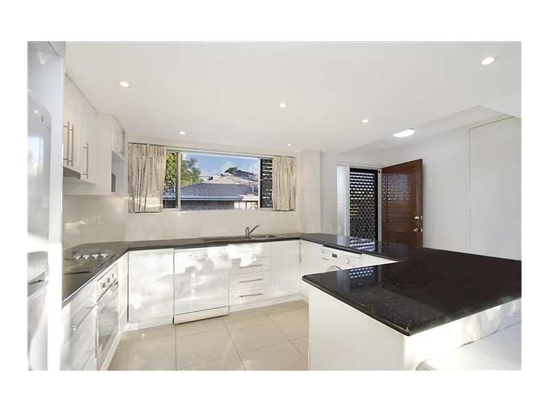 128 Marine Parade, Southport QLD 4215