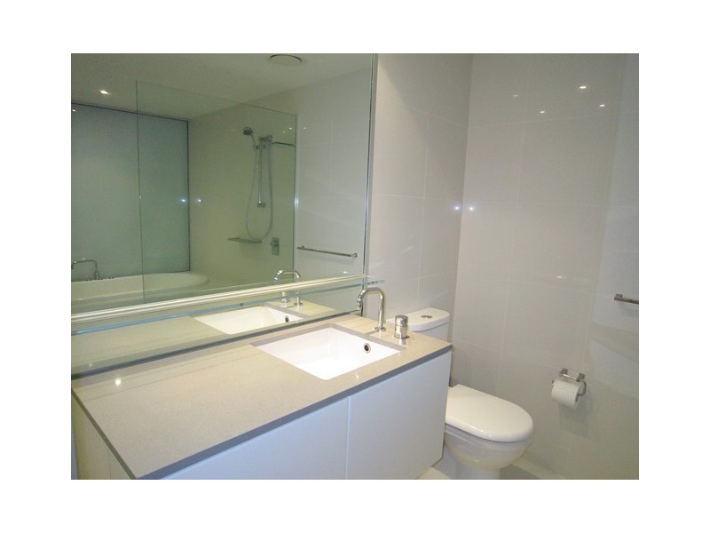 9 Ferny Ave, Surfers Paradise QLD 4217