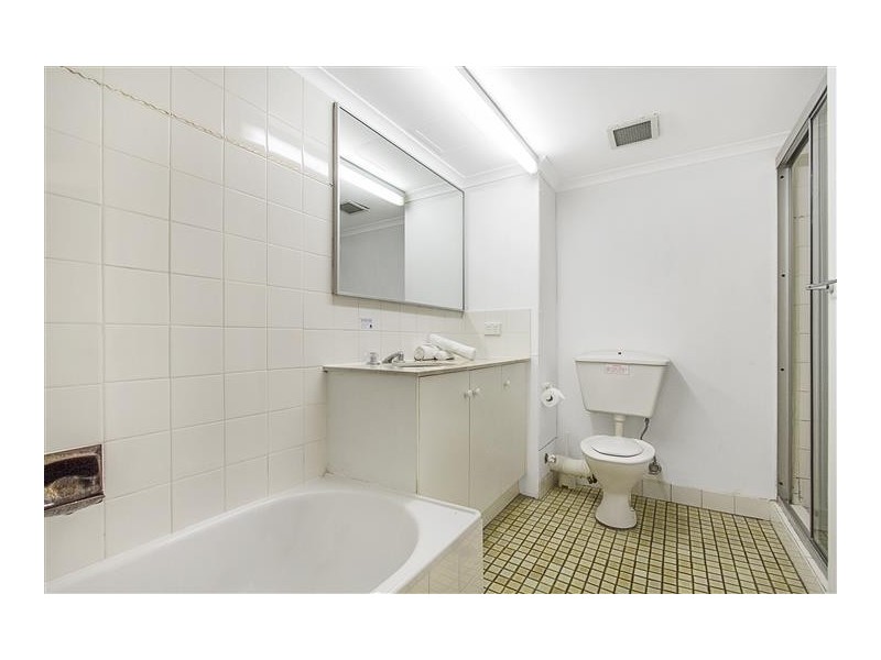 17/2940 Gold Coast Highway, Surfers Paradise QLD 4217