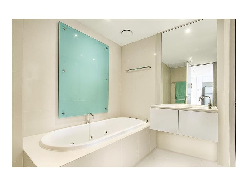 407/9 Hamilton Avenue, Surfers Paradise QLD 4217