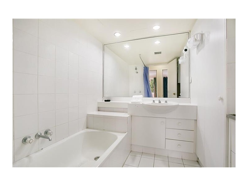 7/27 Peninsular Drive, Surfers Paradise QLD 4217