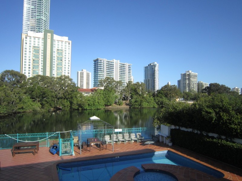 8/55-56 Pardise Island, Surfers Paradise QLD 4217