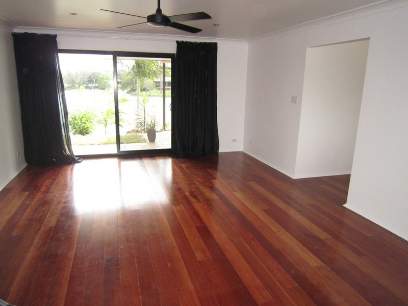 76 Wild Duck Drive, Mermaid Waters QLD 4218