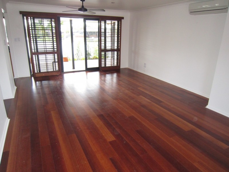 76 Wild Duck Drive, Mermaid Waters QLD 4218