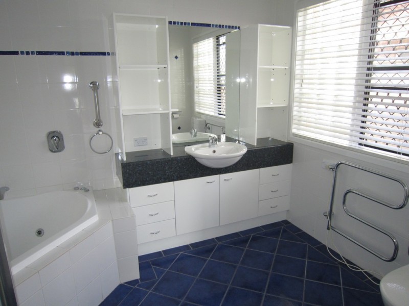 76 Wild Duck Drive, Mermaid Waters QLD 4218