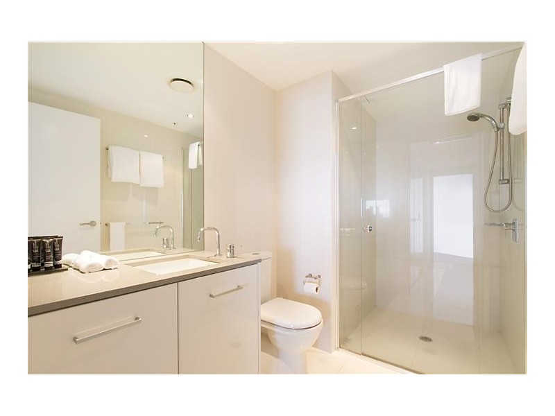 9 Ferny Avenue, Surfers Paradise QLD 4217