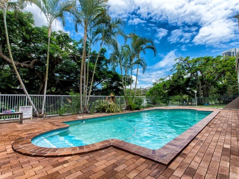 15/15-17 Paradise Island, Surfers Paradise QLD 4217