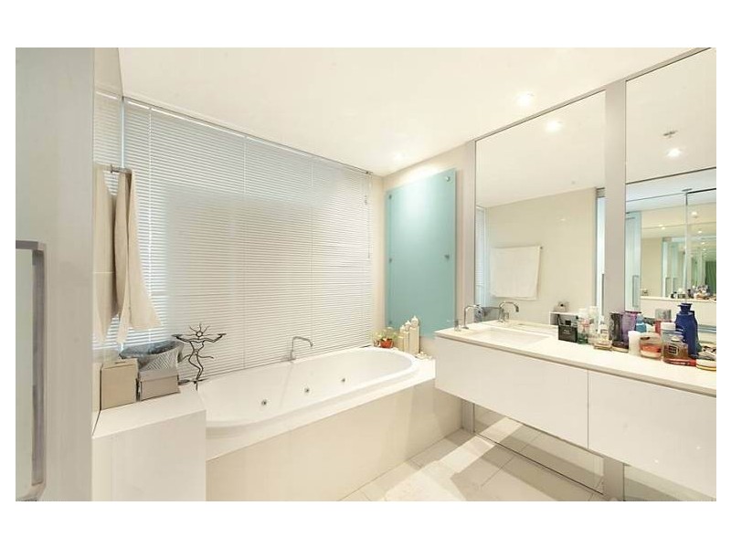 410/9 Hamilton Avenue, Surfers Paradise QLD 4217