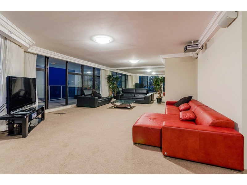 44L/5 Clifford Street, Surfers Paradise QLD 4217