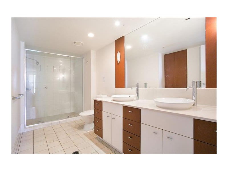 23 Ferny Avenue, Surfers Paradise QLD 4217