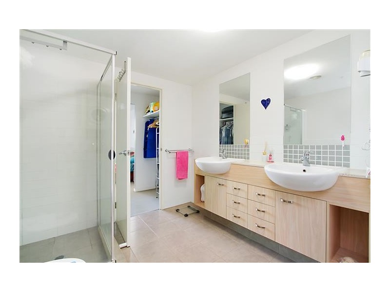 310/18 Fern Street, Surfers Paradise QLD 4217