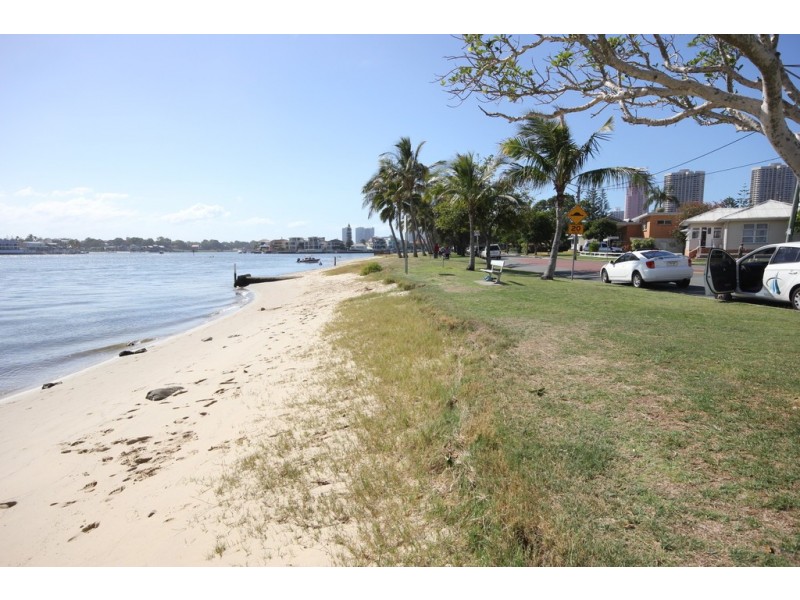 26 Palm Avenue, Surfers Paradise QLD 4217