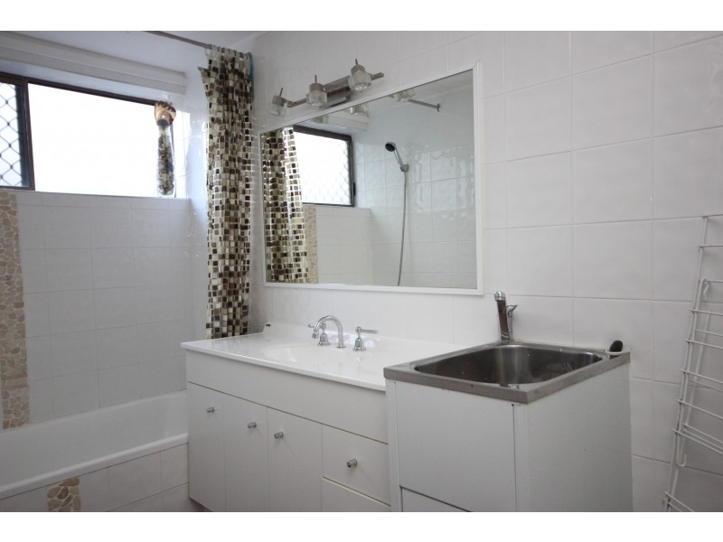 26 Palm Avenue, Surfers Paradise QLD 4217