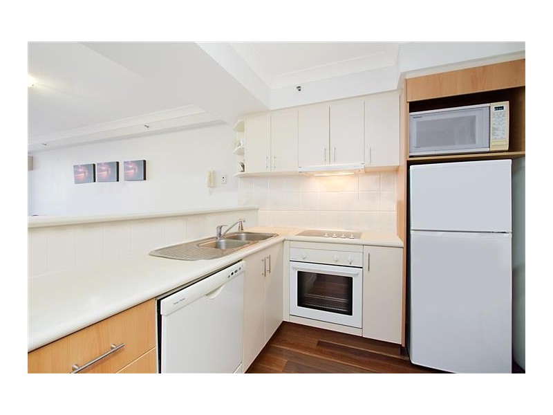 1064/2633 Gold Coast Highway, Broadbeach QLD 4218