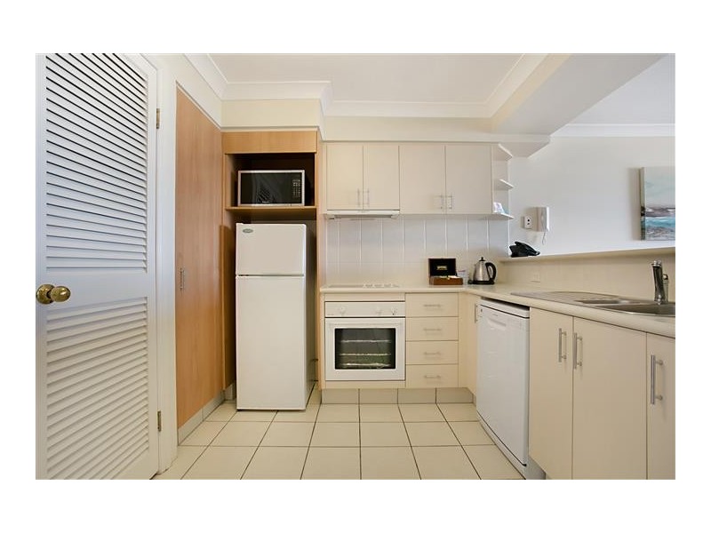 1104/2633 Gold Coast Highway, Broadbeach QLD 4218