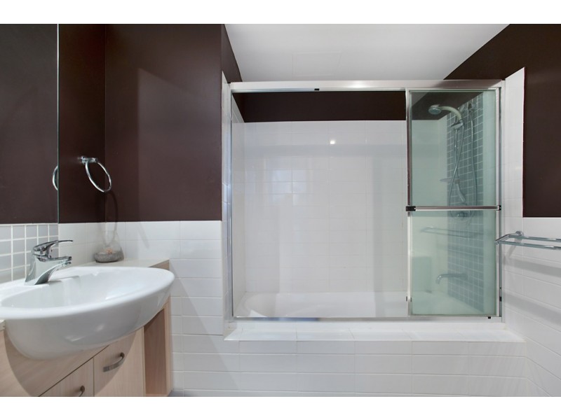 306/18 Fern Street, Surfers Paradise QLD 4217