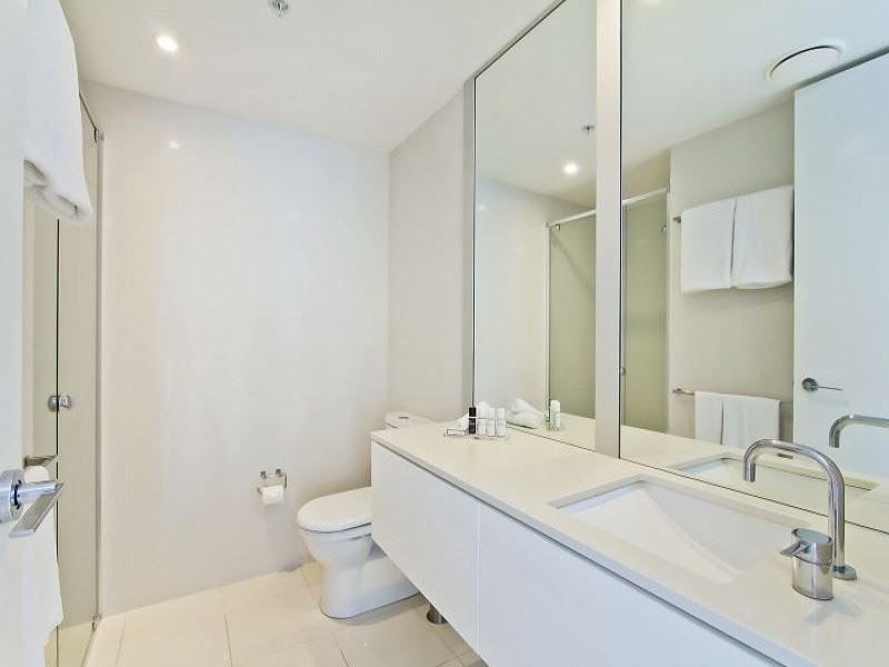 9 Hamilton Avenue, Surfers Paradise QLD 4217