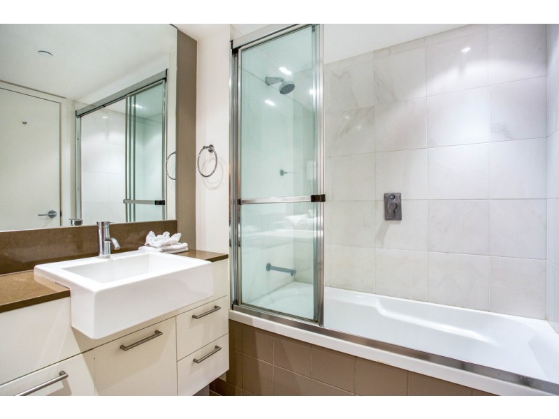 2204 ‘Artique’ 18 Enderley Avenue, Surfers Paradise QLD 4217