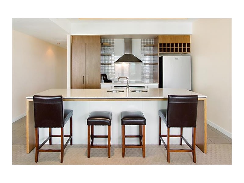 18 Fern Street, Surfers Paradise QLD 4217