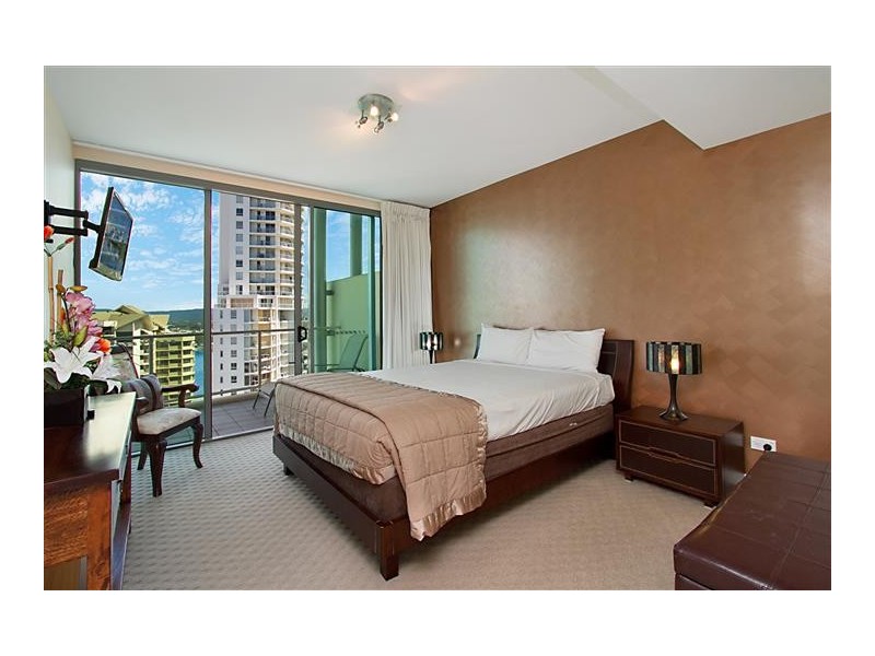 18 Fern Street, Surfers Paradise QLD 4217