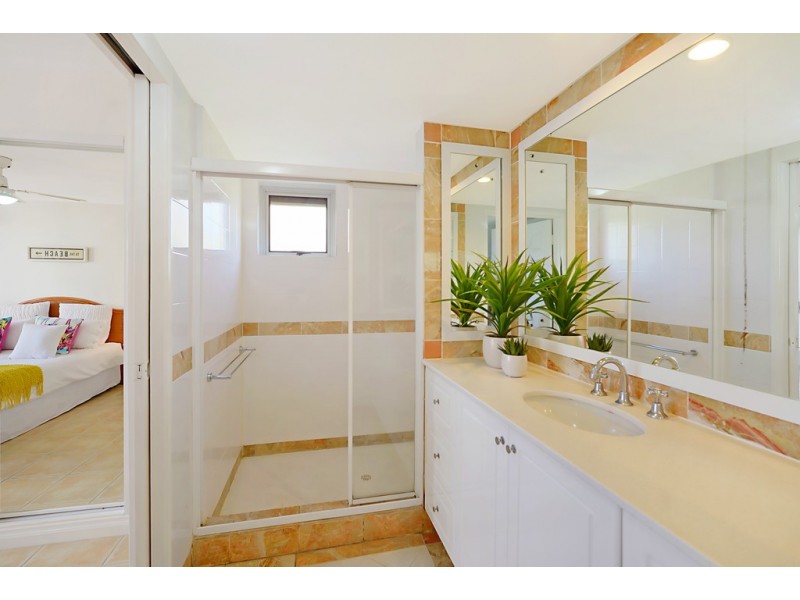 4 Northcliffe Terrace, Surfers Paradise QLD 4217