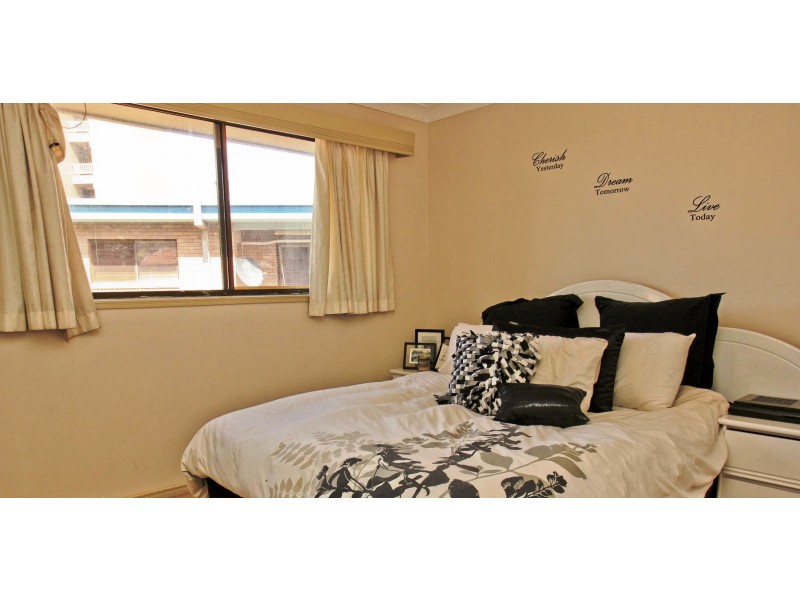 11/5 Old Burleigh Road, Surfers Paradise QLD 4217
