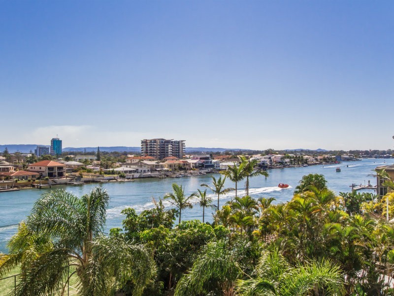 2 Riverview Cres, Surfers Paradise QLD 4217
