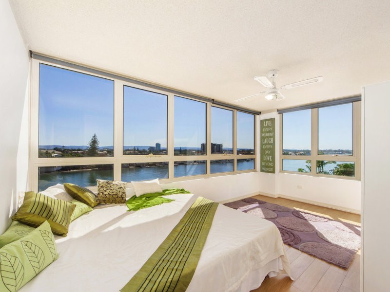 2 Riverview Cres, Surfers Paradise QLD 4217