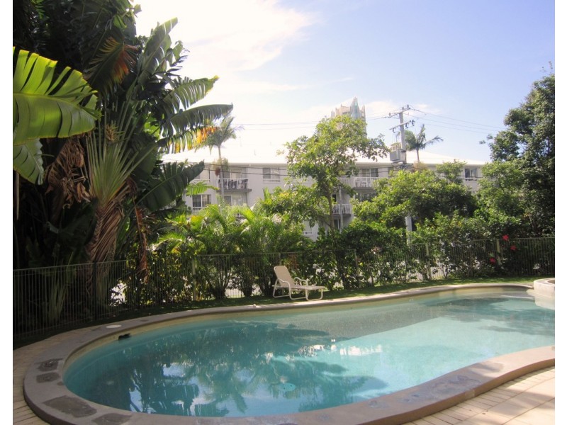 3 Oak Avenue, Surfers Paradise QLD 4217