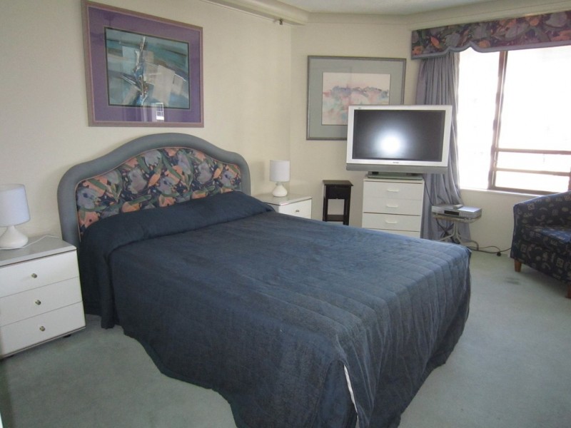 5 Enderley Avenue, Surfers Paradise QLD 4217