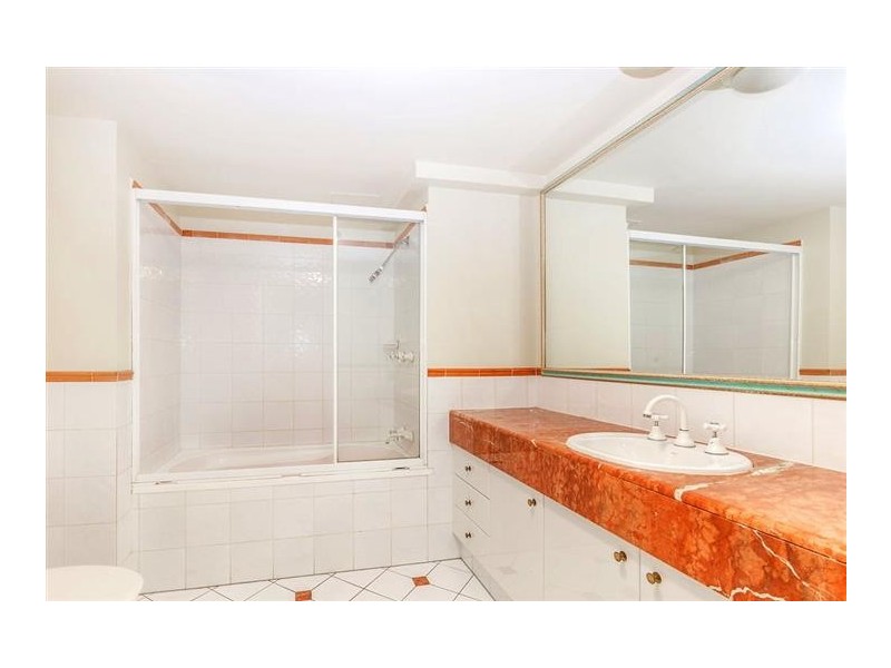 6 View Avenue, Surfers Paradise QLD 4217