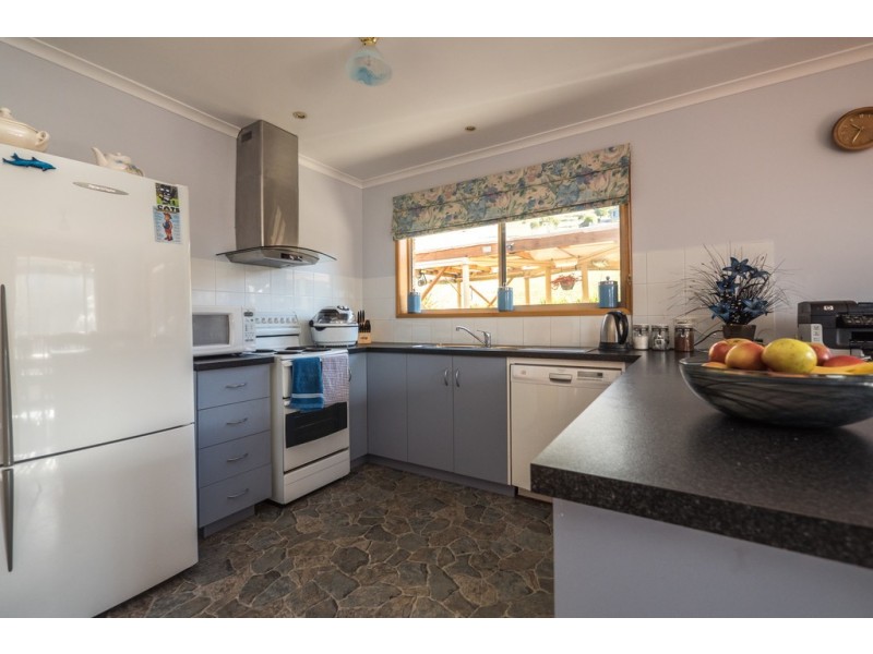 16 Rosanna Court, Claremont TAS 7011