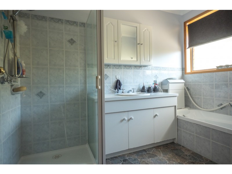 16 Rosanna Court, Claremont TAS 7011