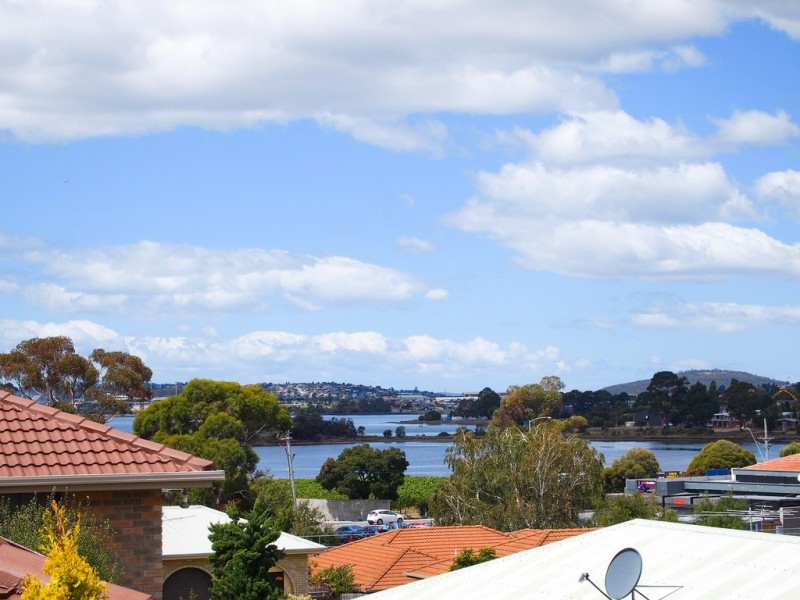 1 Beaujolais Court, Berriedale TAS 7011