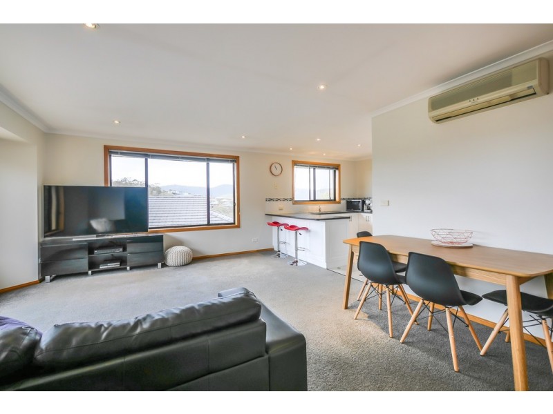 3/2 Sandringham Place, Howrah TAS 7018