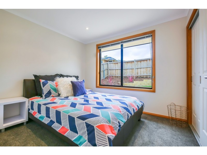 3/2 Sandringham Place, Howrah TAS 7018