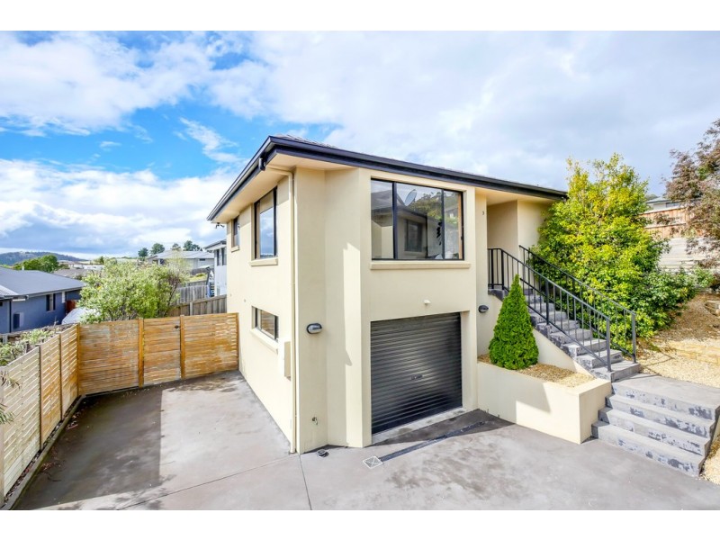 3/2 Sandringham Place, Howrah TAS 7018