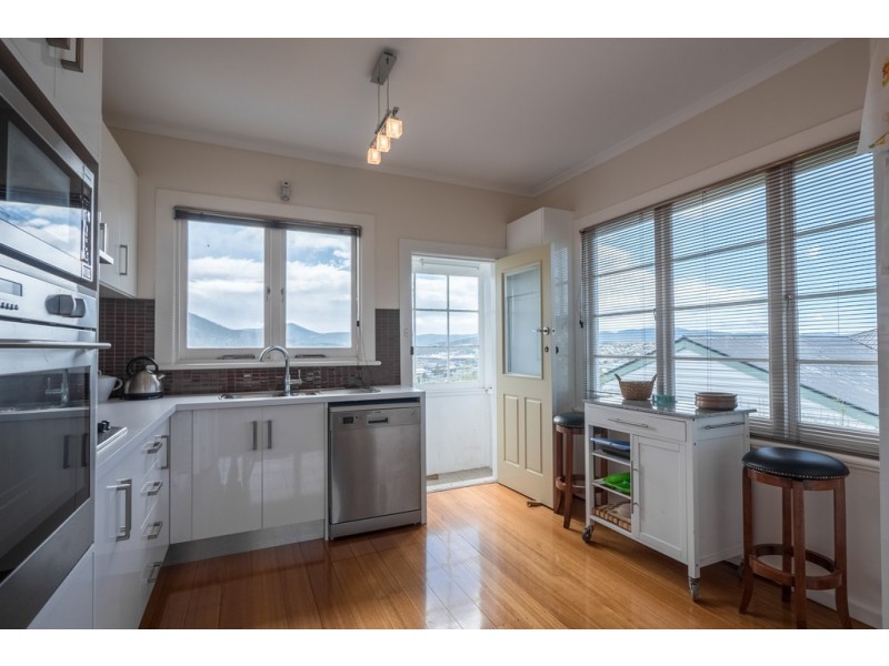 6 Milton Crescent, Moonah TAS 7009
