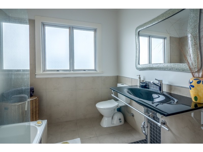 6 Milton Crescent, Moonah TAS 7009