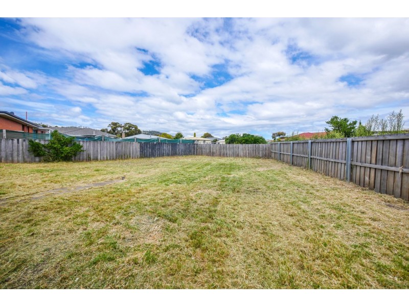 2 Saladin Circle, Clarendon Vale TAS 7019