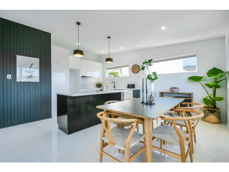 1/8 Vienne Drive, Howrah TAS 7018